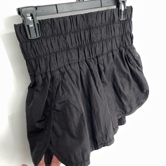 Free People Movement Wide Smocked Waist Athletic Shorts Sz M Black Pocket Lined - Picture 2 of 11